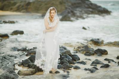 Tender And Graceful Beach Bridal Shoot