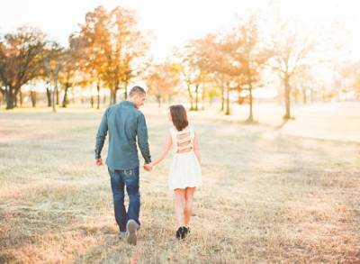 Texas Engagement Session Under The Oaks