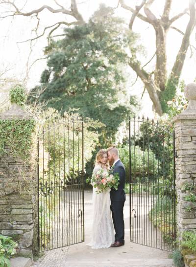 Romantic & Peaceful Garden Wedding Inspiration