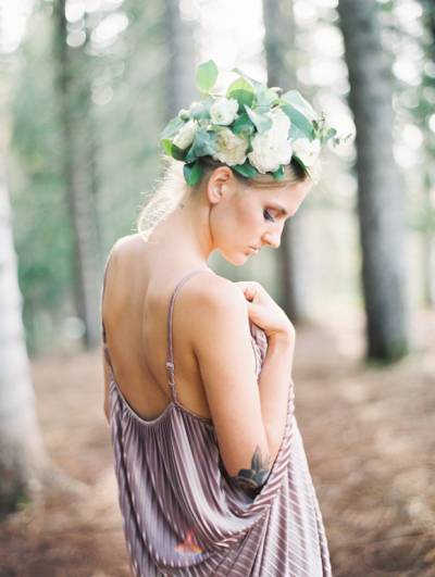 Simple Bridal Inspiration In The Hawaiian Mountains