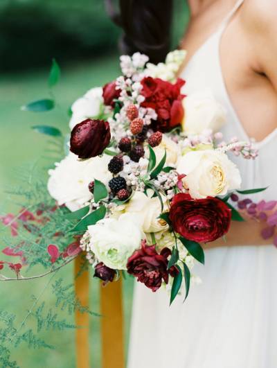 Bridal Shoot Under Mossy Oak Trees