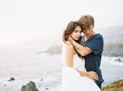 Romantic Northern California Cliffside Shoot