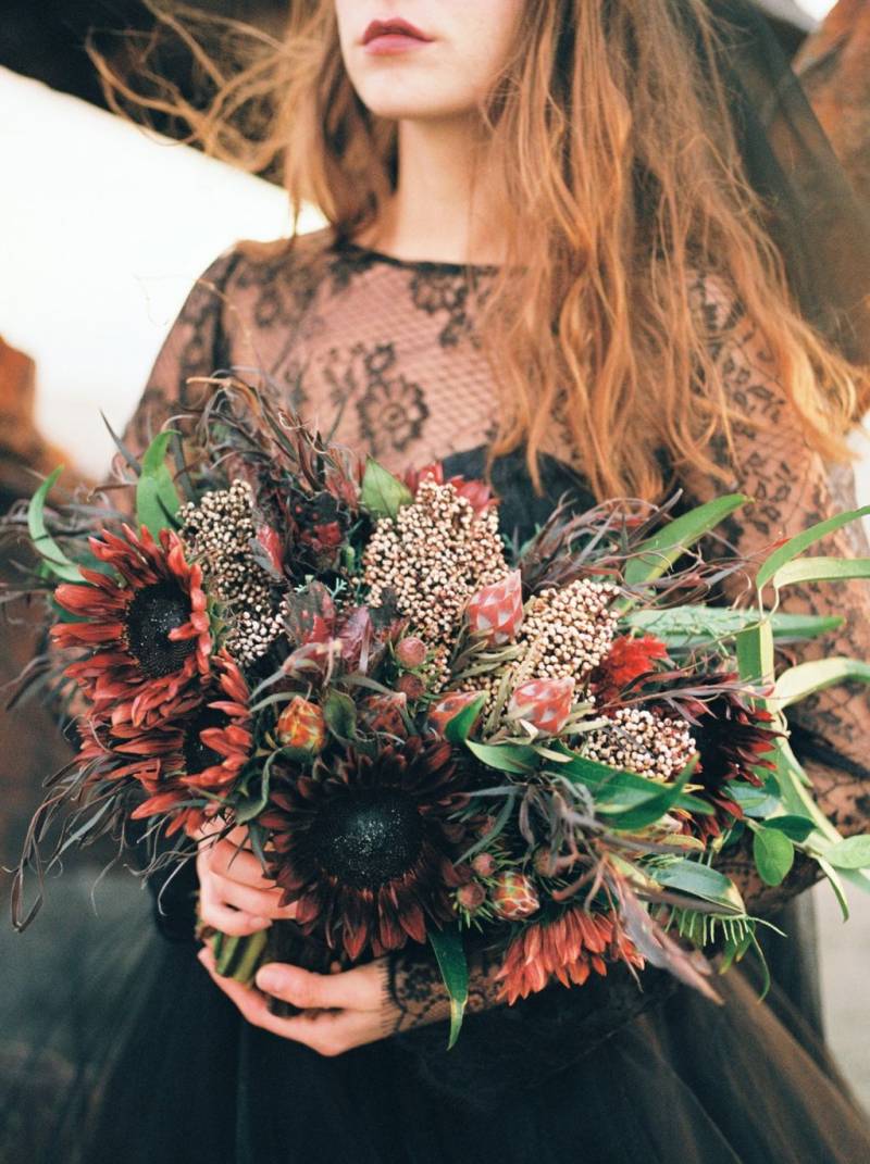 Dramatic sunflower bouquet