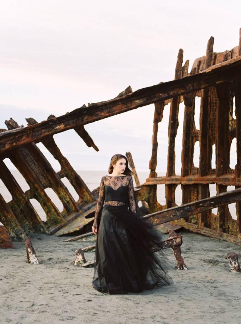 Moody Shipwreck Bridals on the Oregon Coast