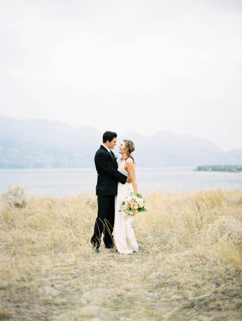 Nature-inspired simple elopement inspiration