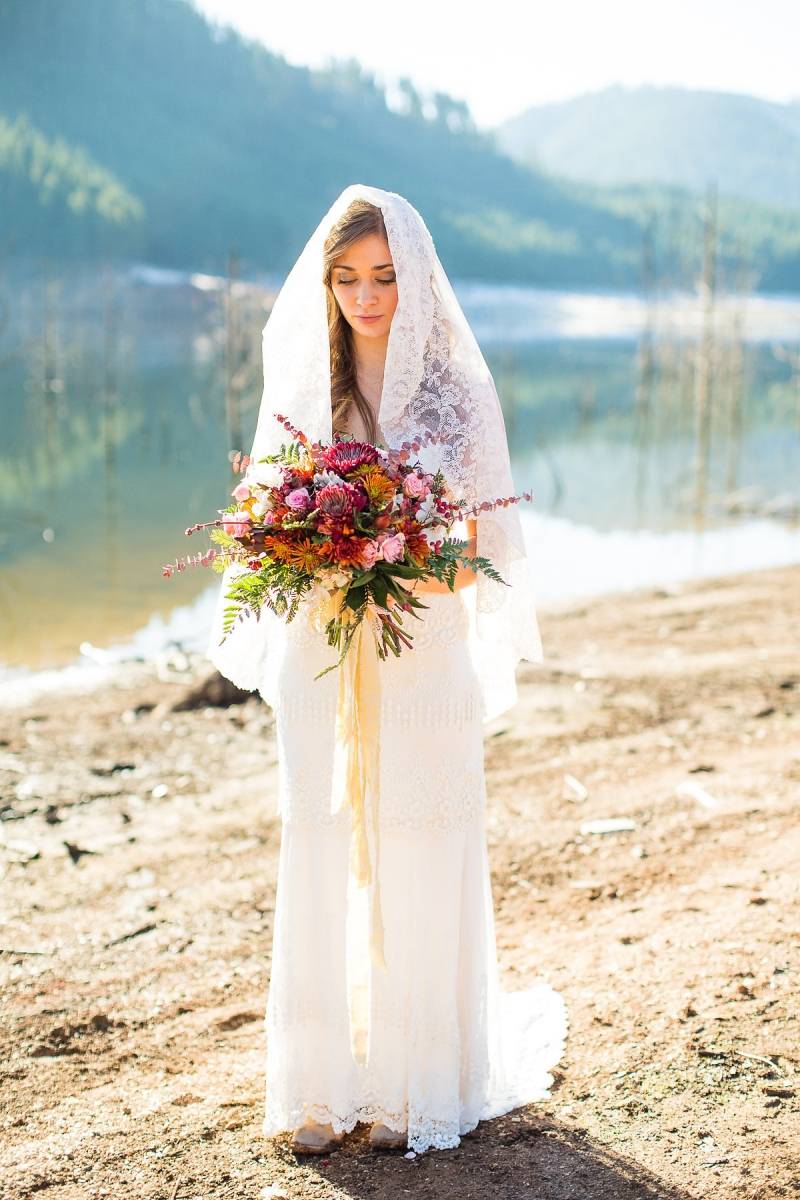 Oregon lakeside bridal shoot in vibrant colours