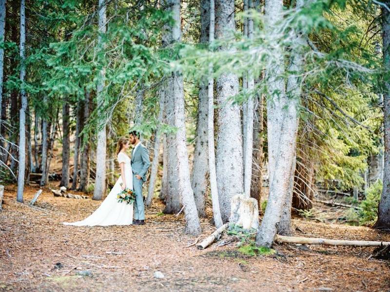 Bride and Groom formals in the Utah Mountains