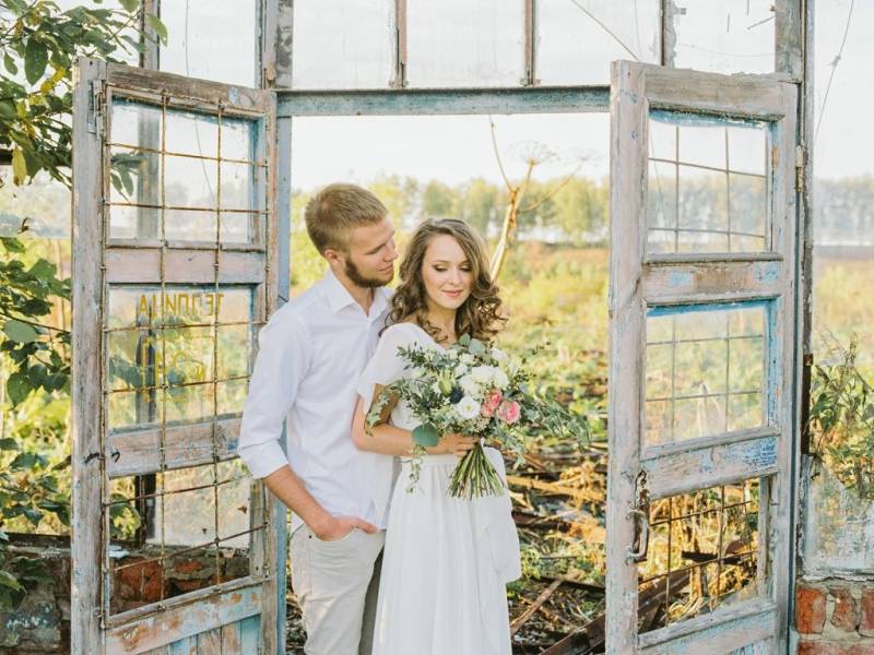 Botanical Wedding Inspiration in an abandoned glasshouse