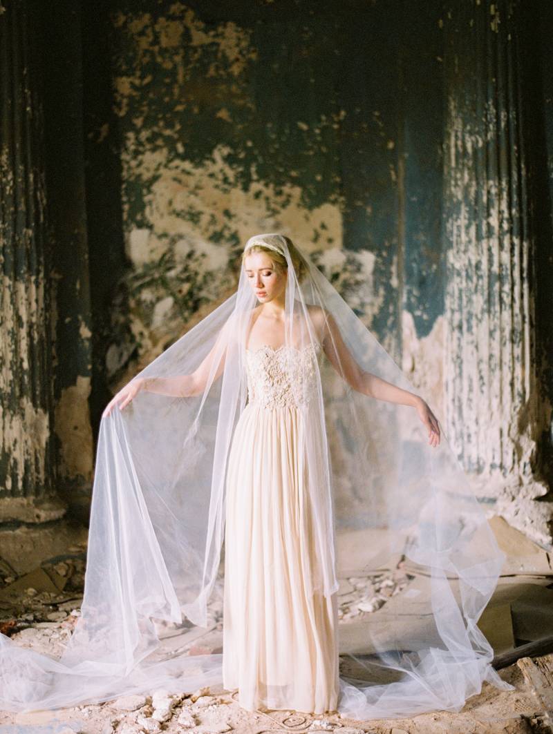 Moody wedding inspiration from Russia