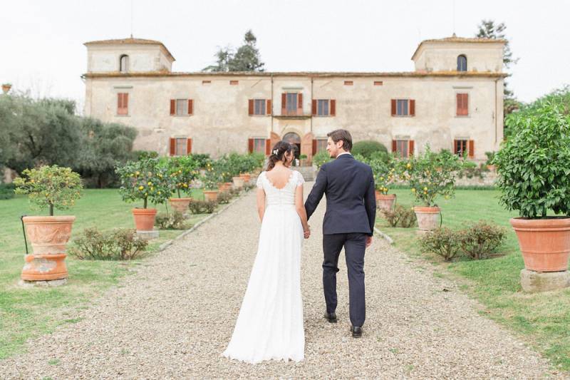 Sunset elopement inspiration from Tuscany