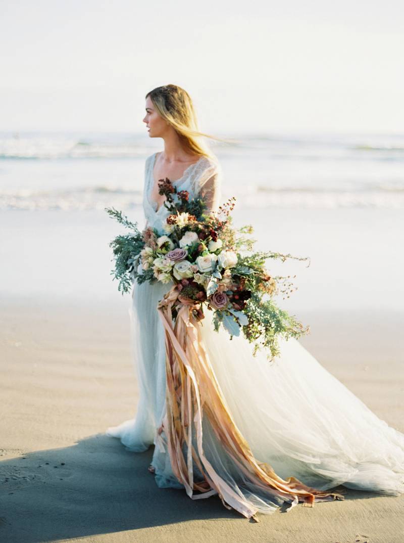 Oregon Coast bridal inspiration with stunning florals