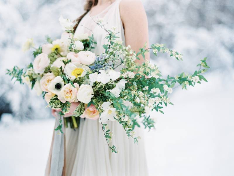 Delicate & Frosty Winter Elopement Inspiration