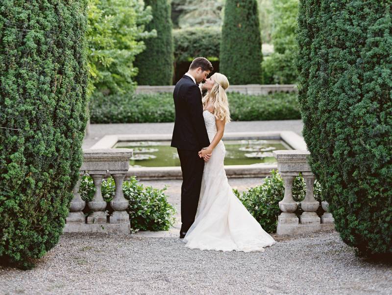 Blush pinks meet metallics in this elegant Napa wedding