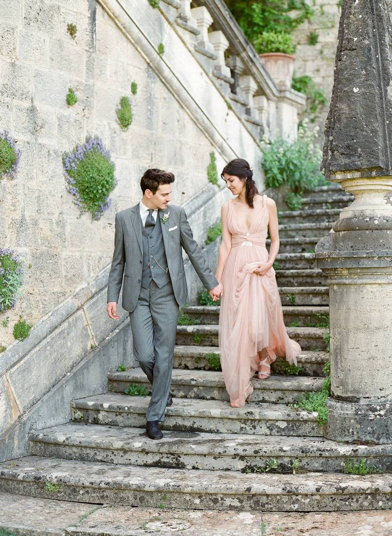 Stunning & romantic Tuscan Engagement Inspiration