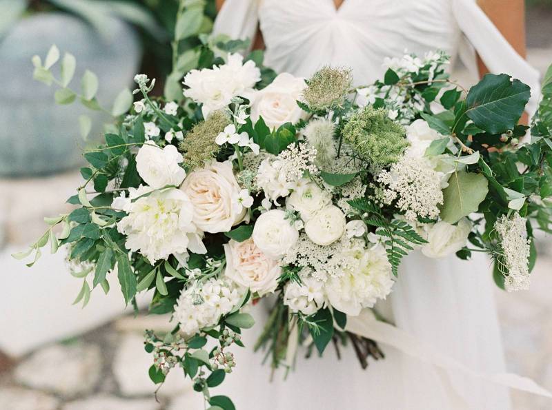 Fresh, lush green & white wedding inspiration