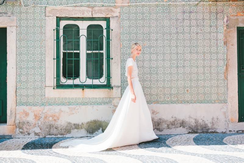 Bridal inspiration in the colourful streets of Lisbon