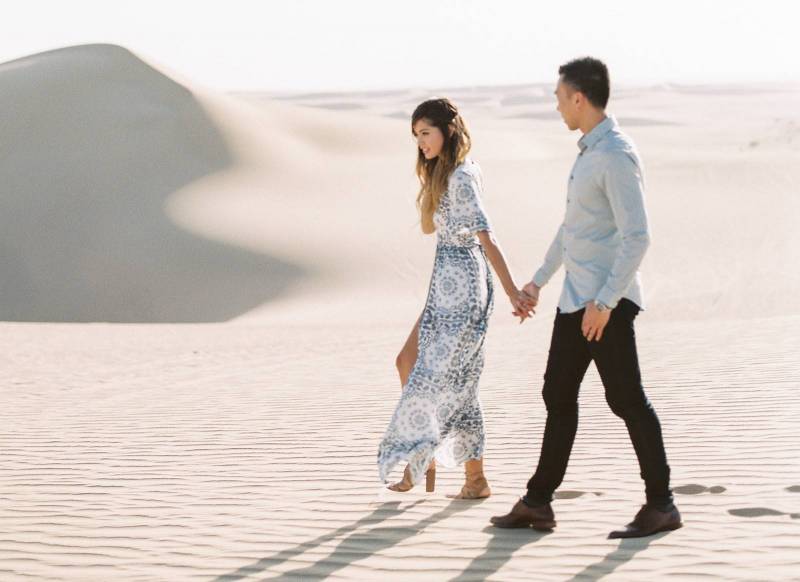 Stunning anniversary photos in the California desert