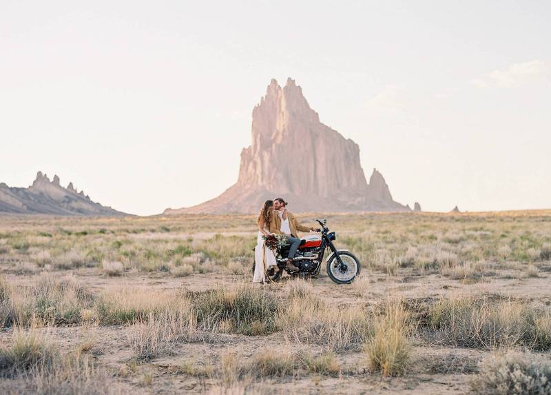 Edgy & stylish elopement shoot in the desert