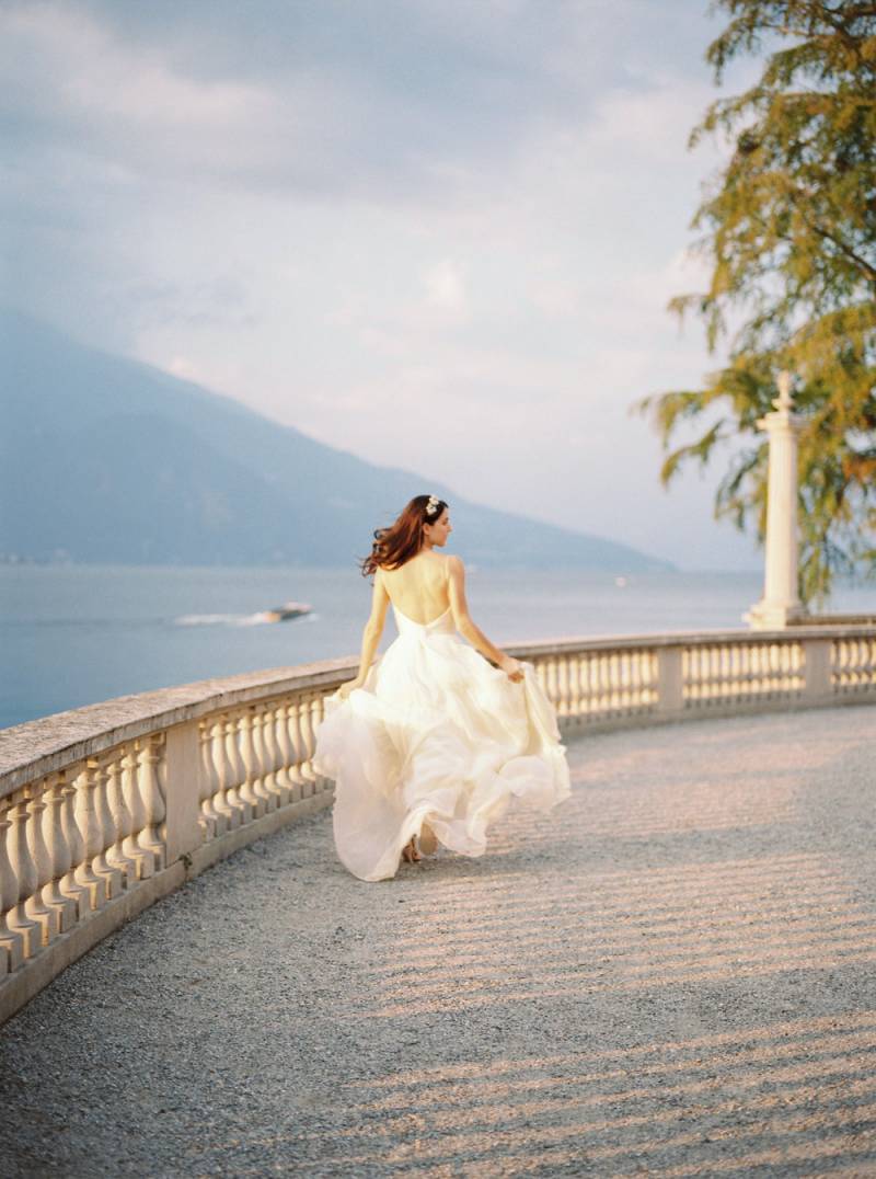 Bridal romance in a villa on the shores of Lake Como