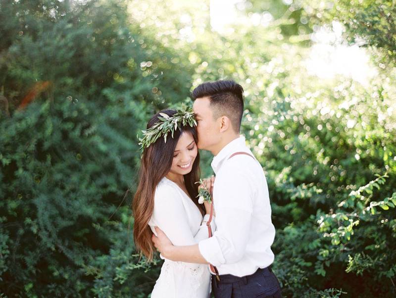 Fresh green & white Texas wedding with a boho vibe