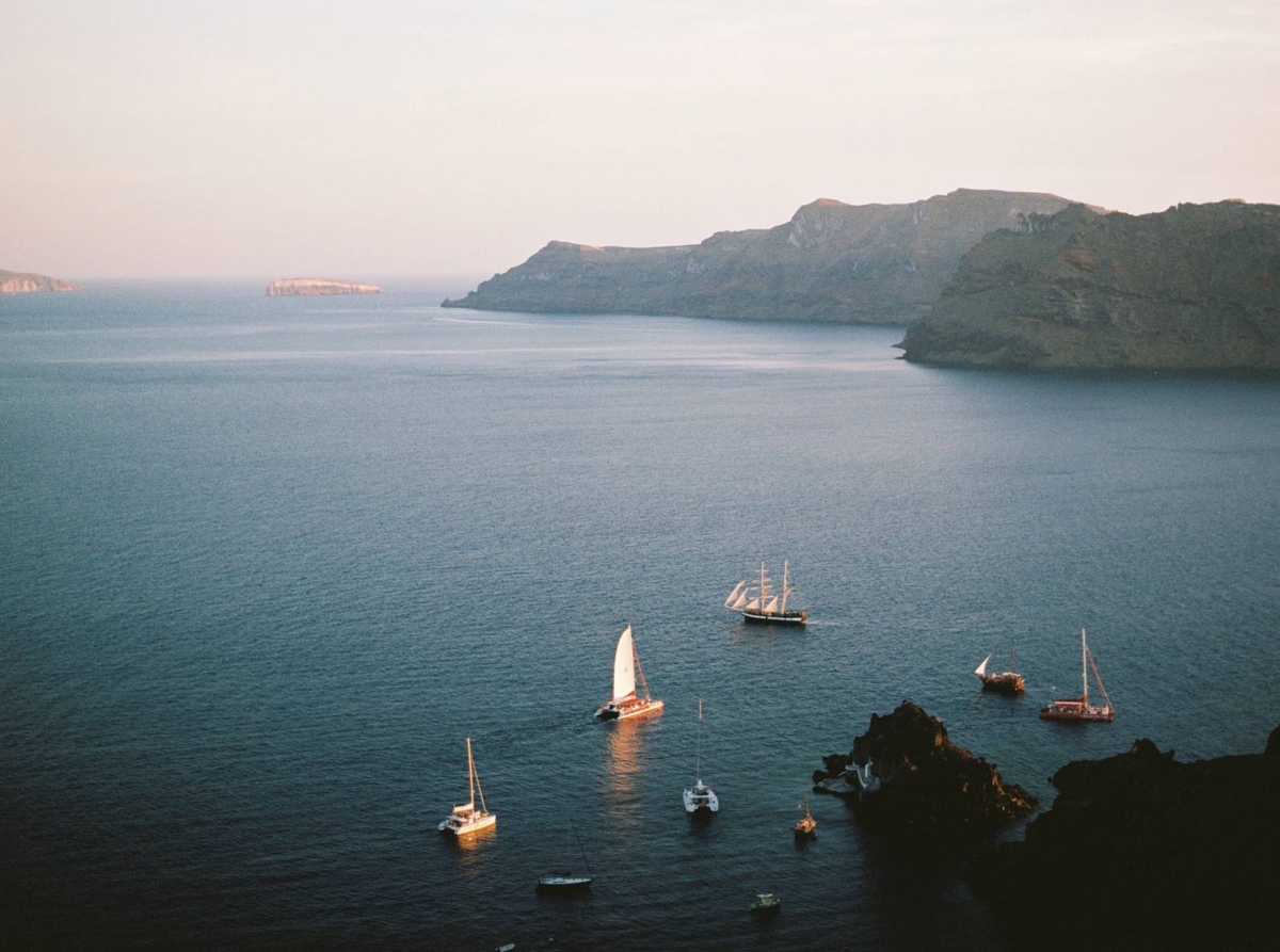 Simple & organic Santorini Elopement