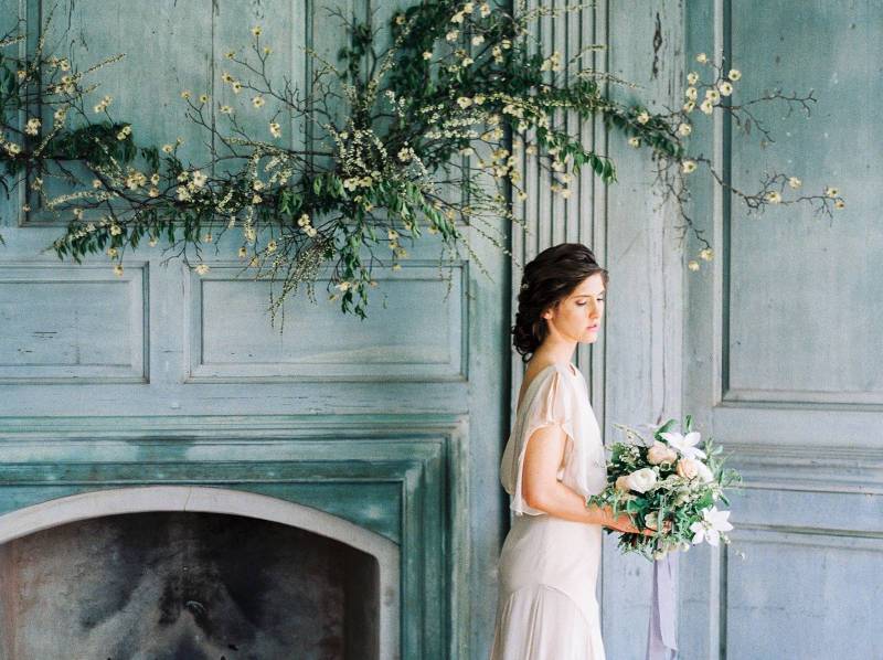 Elegant & moody bridal shoot in a Virginia historic house