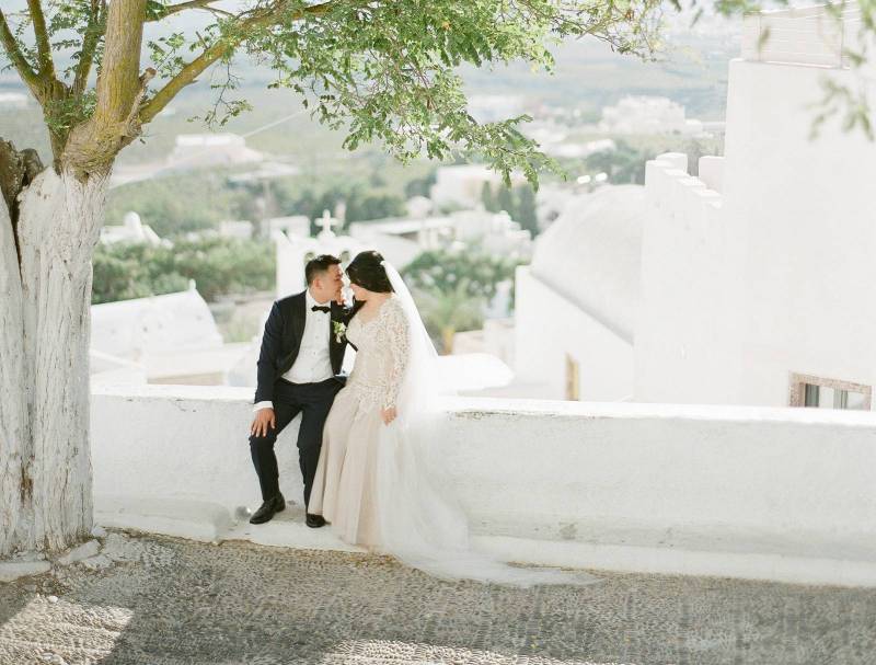 Sweet & simple elopement in Santorini