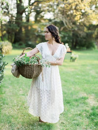 Minimalist Spring Foraging Shoot