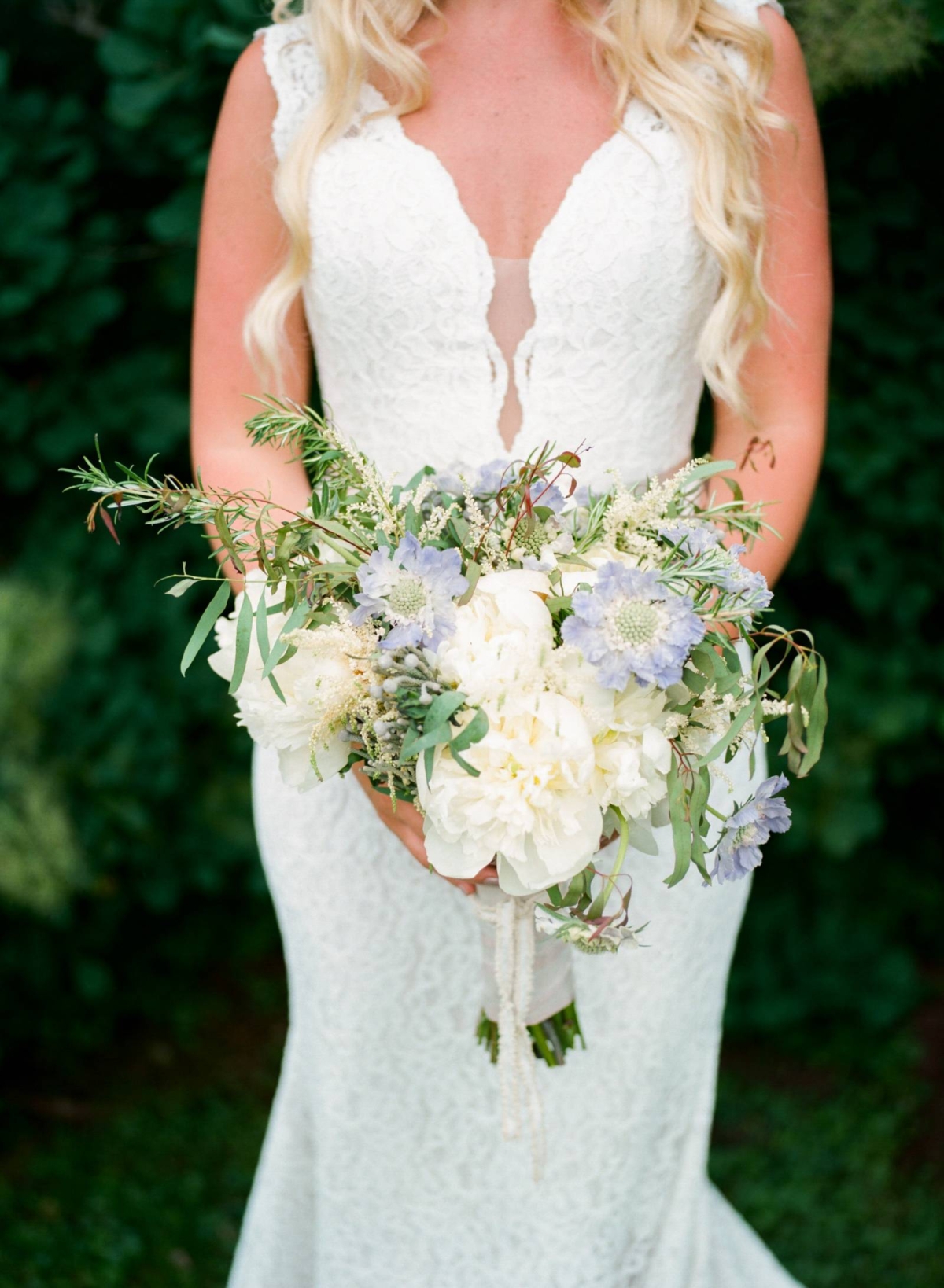 Outdoor Pennsylvania Wedding at an historic house