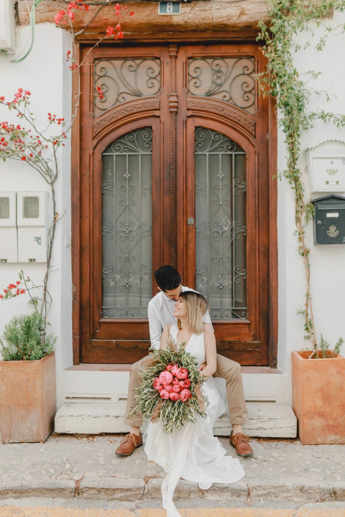 Pastel sunset couples shoot in Spain