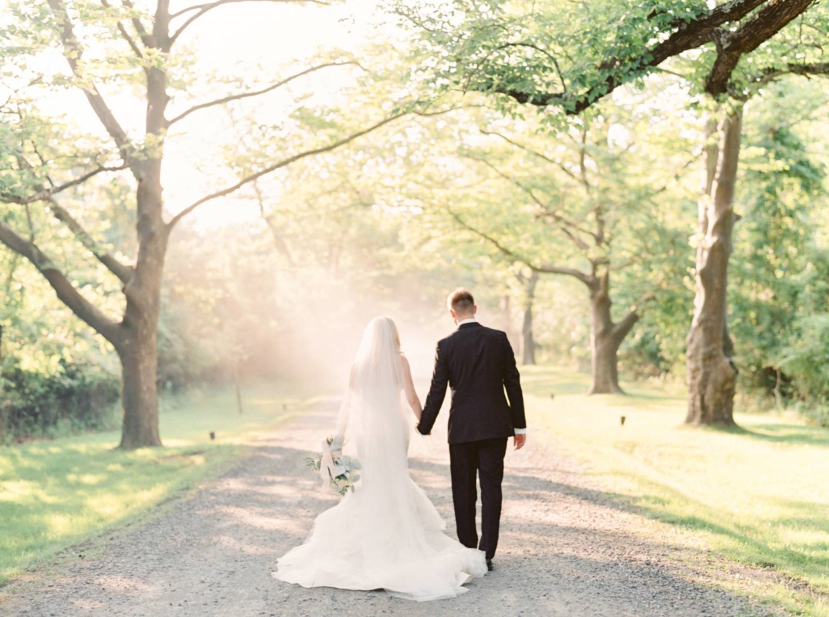 Romantic Tuscan-Inspired Wedding in a neutral colour palette