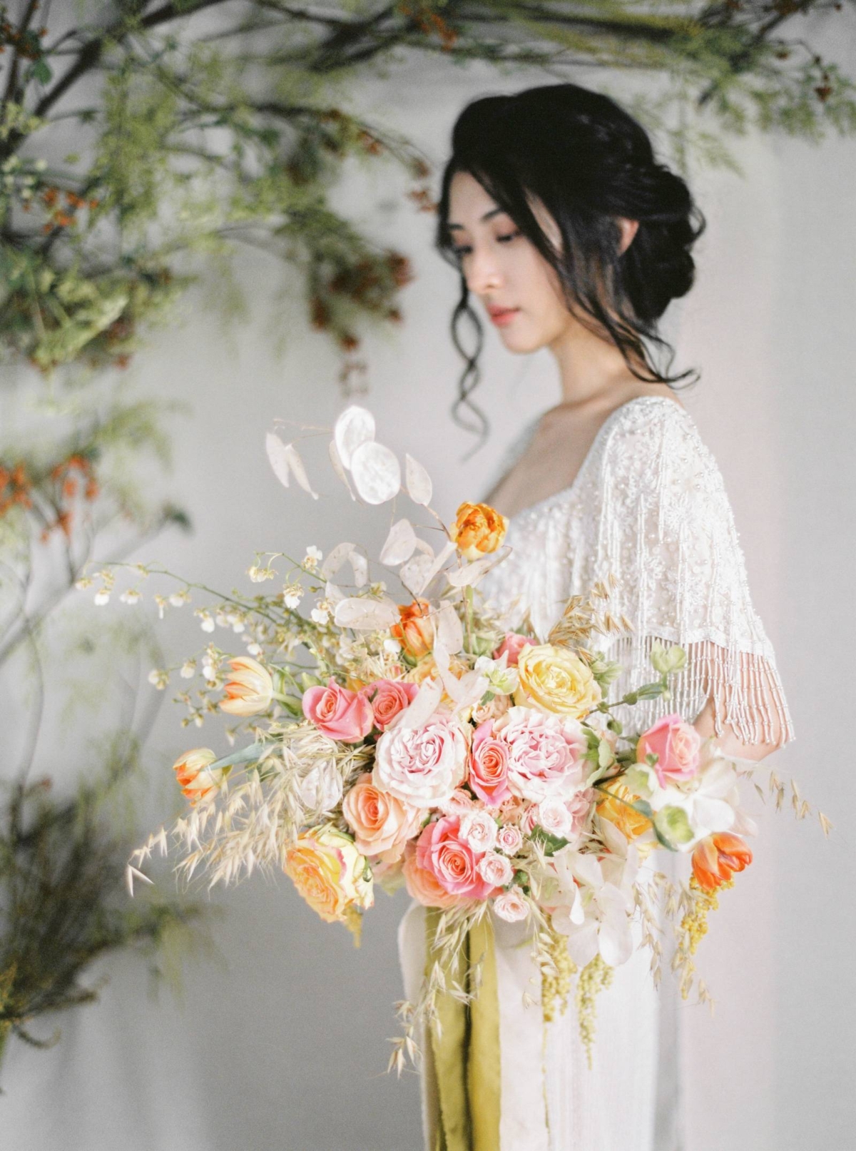 Vintage Eighties Wedding inspiration with jaw dropping florals