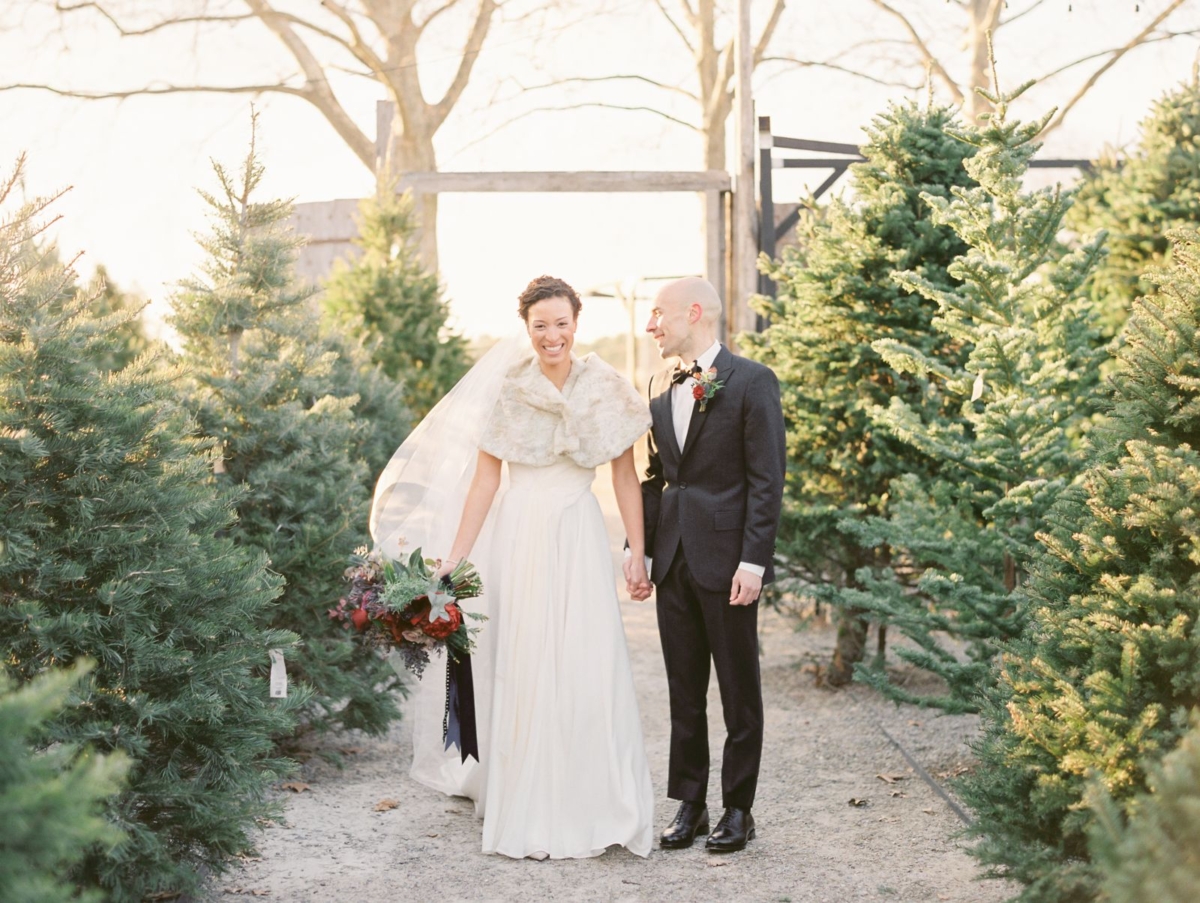 Cozy & romantic Pennsylvania winter wedding