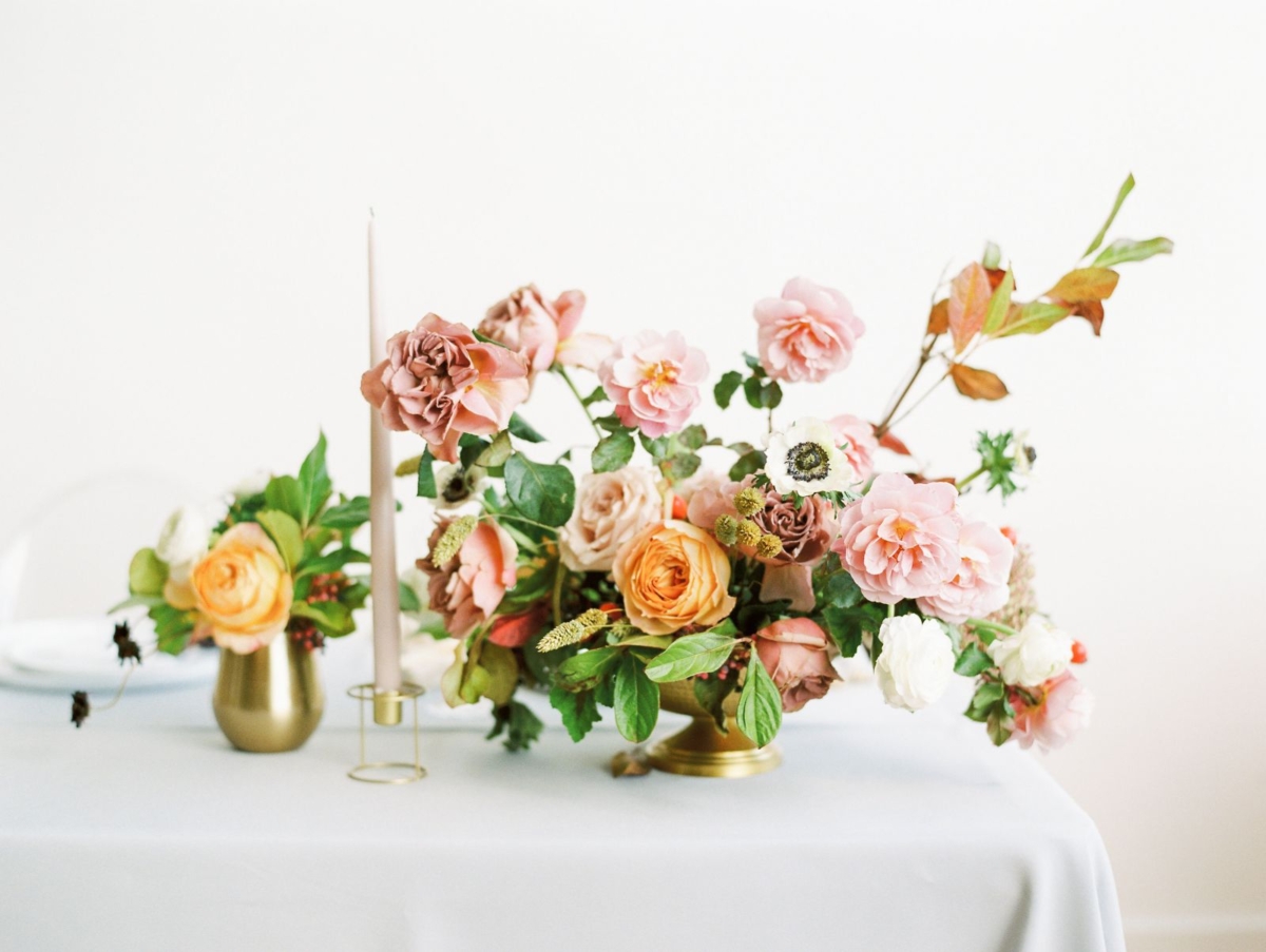 Striking minimalist bridal shoot inspired by a Scandinavian aesthetic