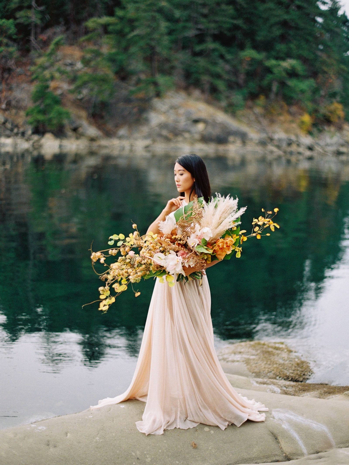 Chic & organic wedding beauty in the Pacific Northwest