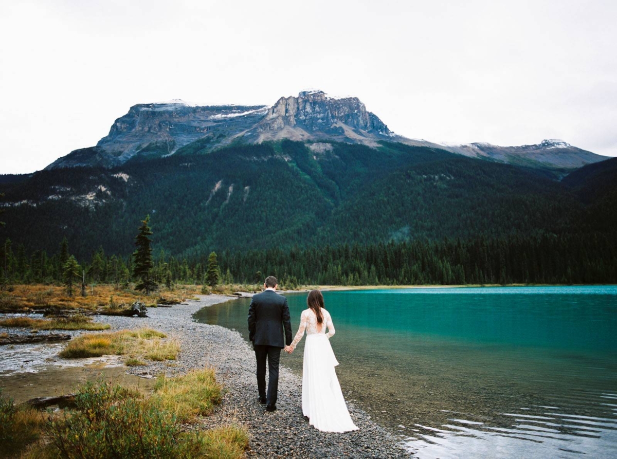 Intimate wedding in the Canadian Rockies inspired by nature