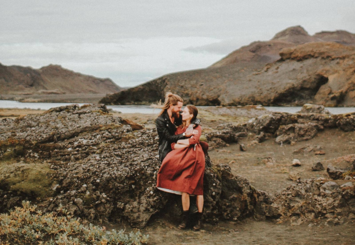 A raw and organic couples shoot in Iceland