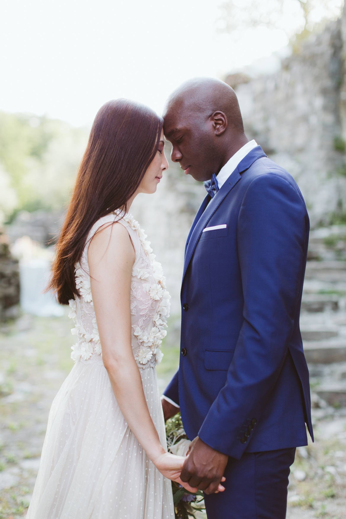 Elegant wedding ideas set amongst Italian ruins in Lake Como