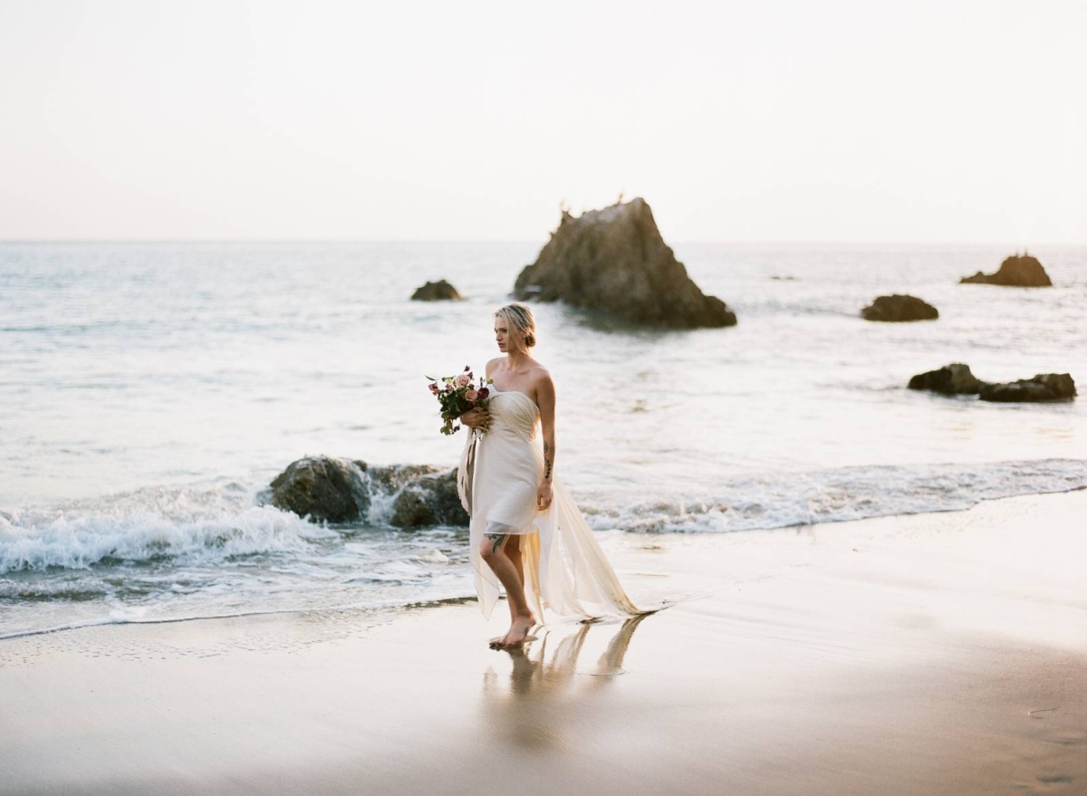 Sunset elopement inspiration on the Malibu coast