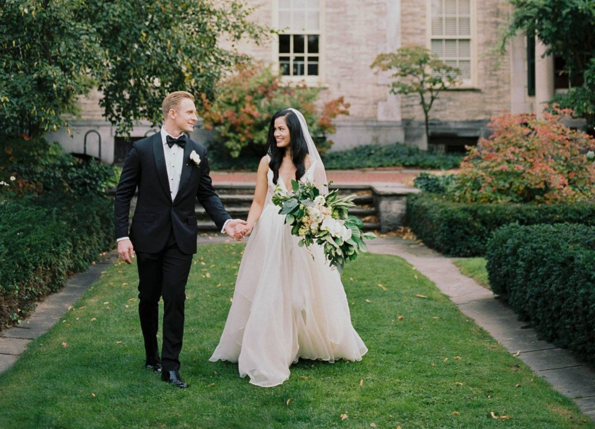 A beautifully timeless New York wedding with bridesmaids in white