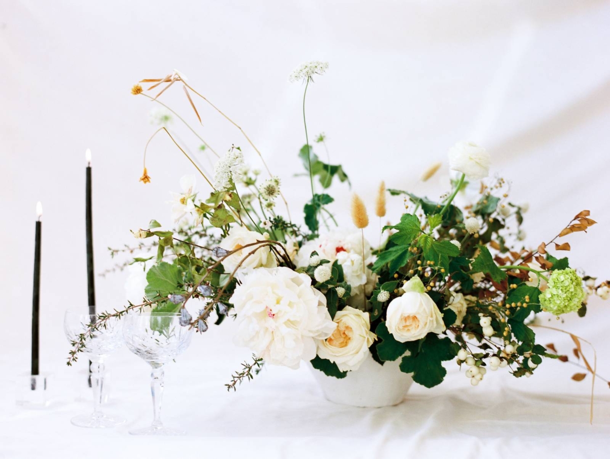 Minimalist bridal ideas Inspired by the tones of winter