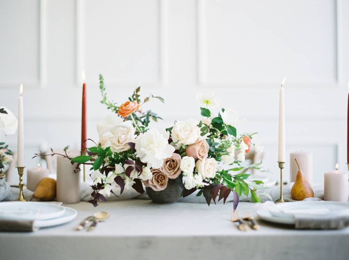 Modern wedding inspiration in calming & tranquil earthy tones