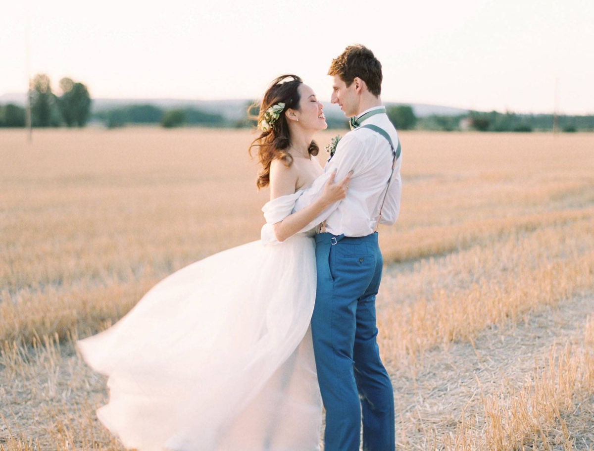 Laid back & romantic chateau wedding in Provence