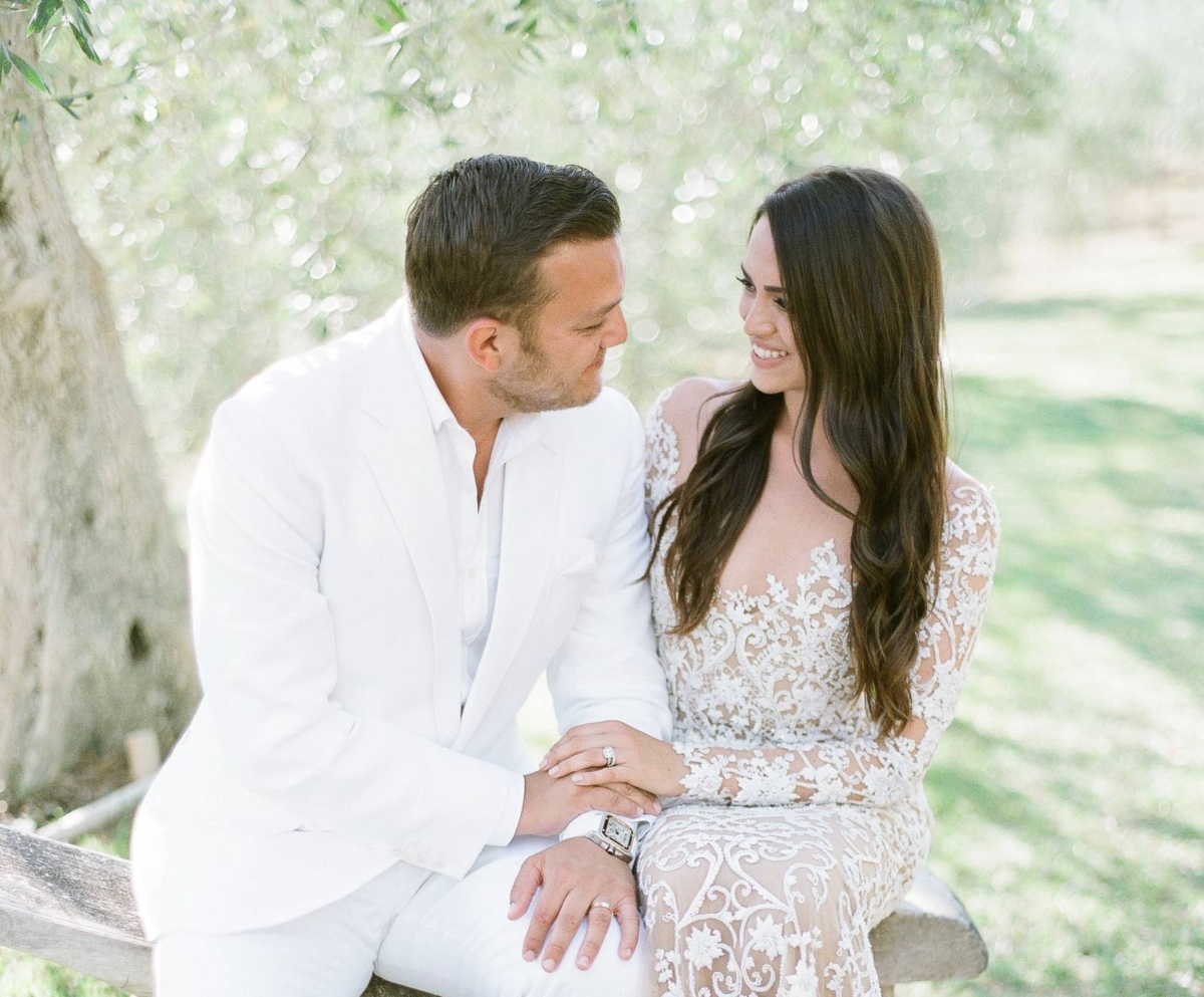 Intimate Tuscan Wedding in pastel shades