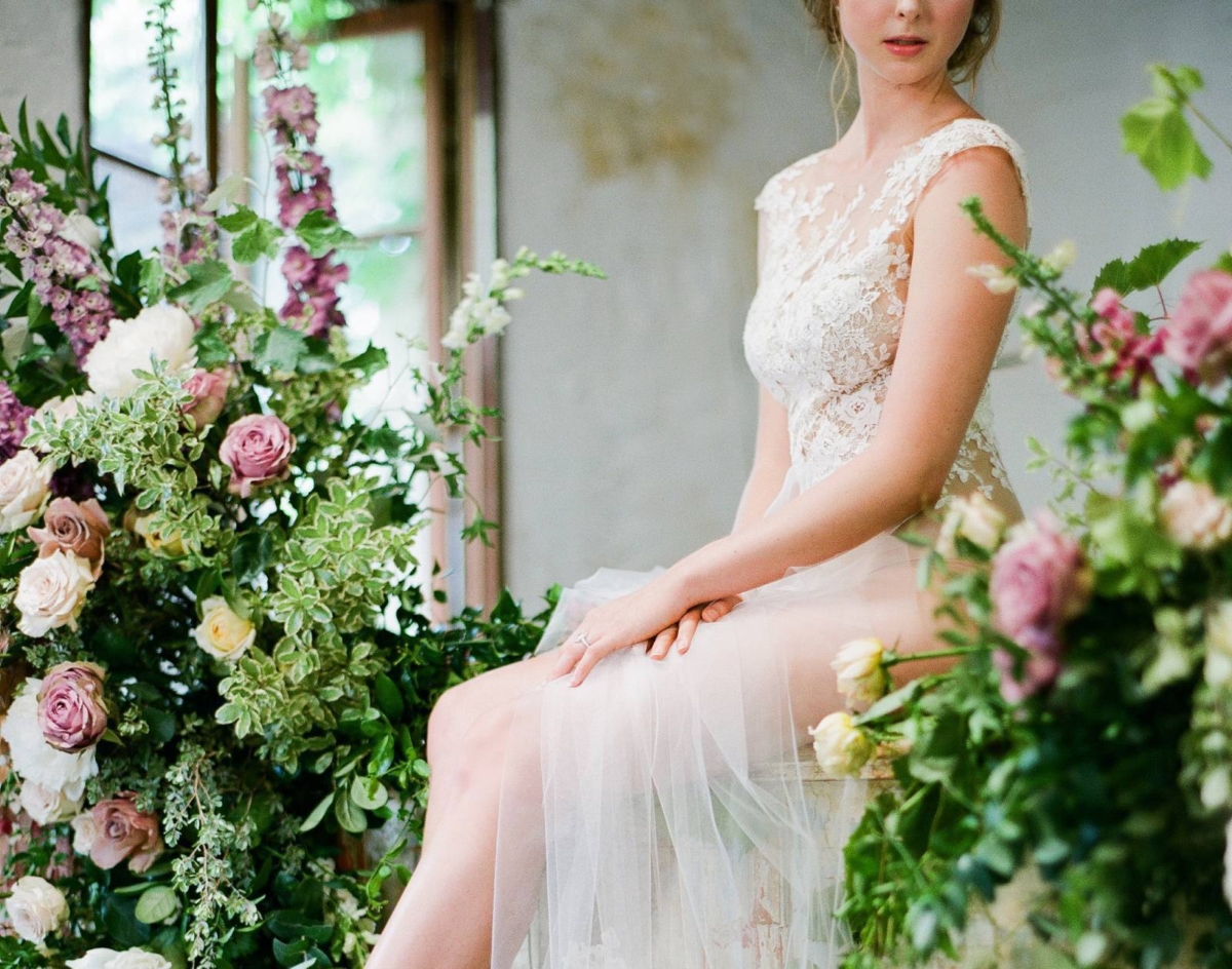 Elegant & graceful ballet inspired shoot