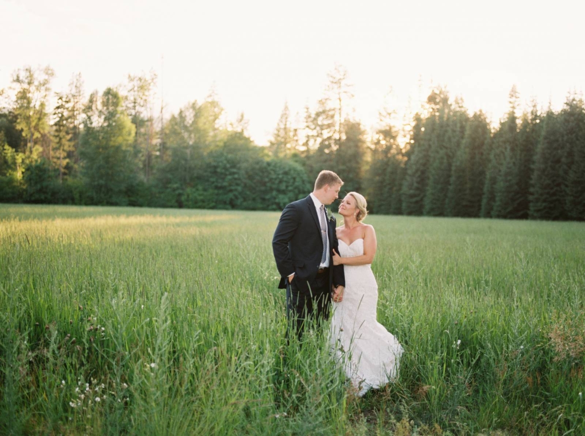 Relaxed and casual Washington Mountain Wedding