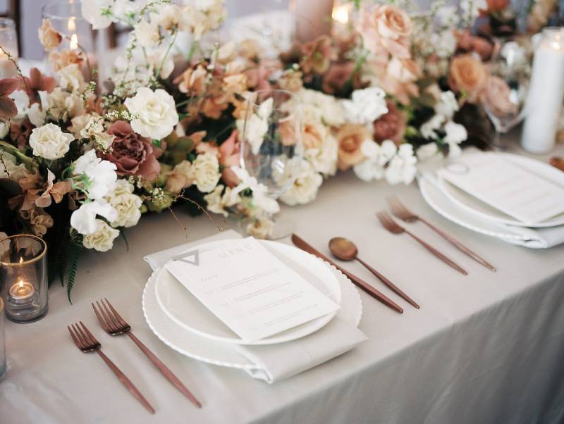 An indoor modern spring Wedding in a delicate soft colour palette