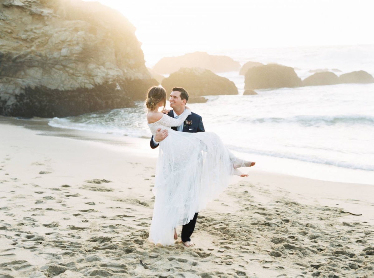 Modern & minimalist California Coastal Wedding