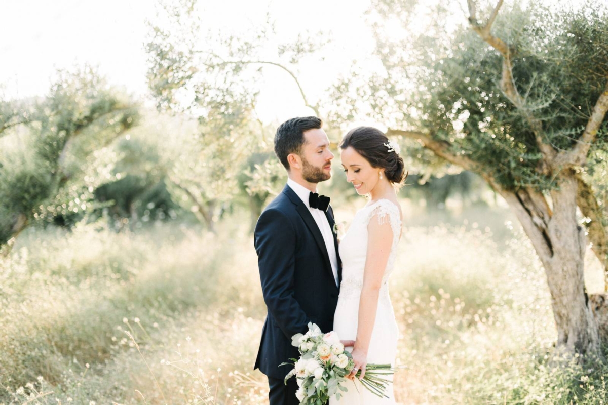 Intimate & relaxed Provence wedding with a touch of glamour