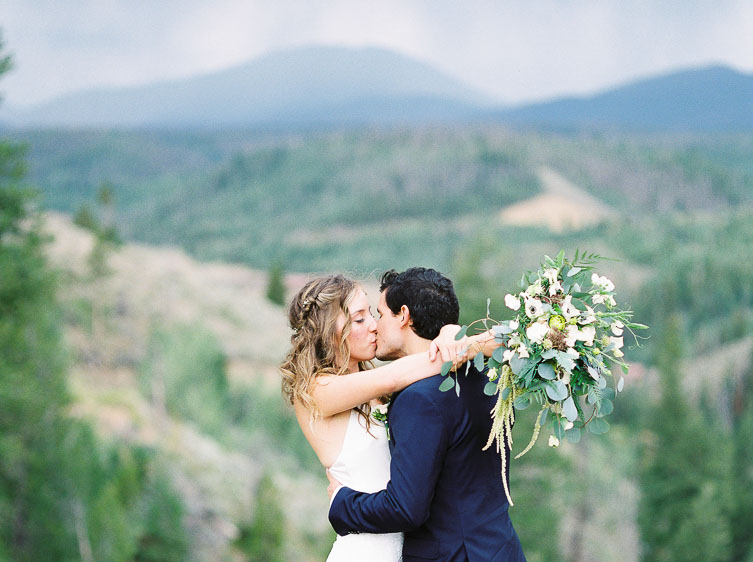 Simple & Organic Colorado Ranch Wedding